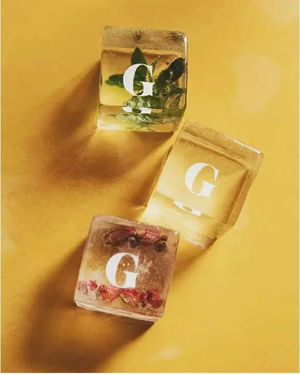 Papelería artesanal con caligrafía